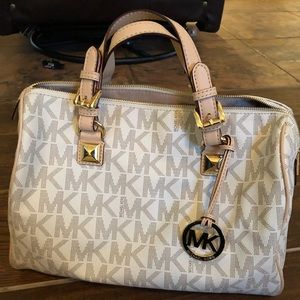 Michael Kors white Satchel- Perfect for Summer!
